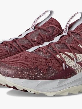 New Balance Tektrel sneaker, size 6 Wide in Burg[undy